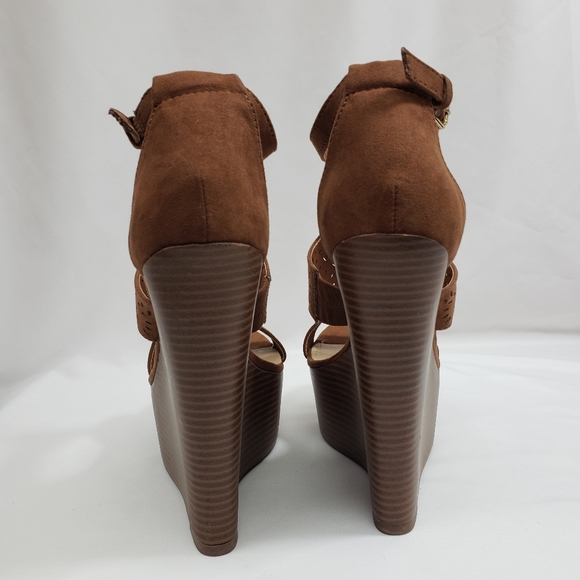 JustFab SHEREE Platform Sandals - Picture 10 of 16